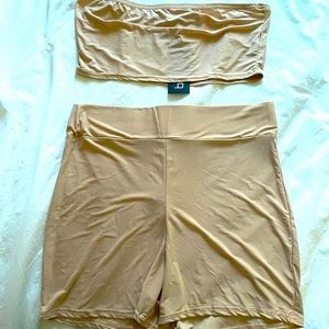 Boohoo biker shorts and crop top size L